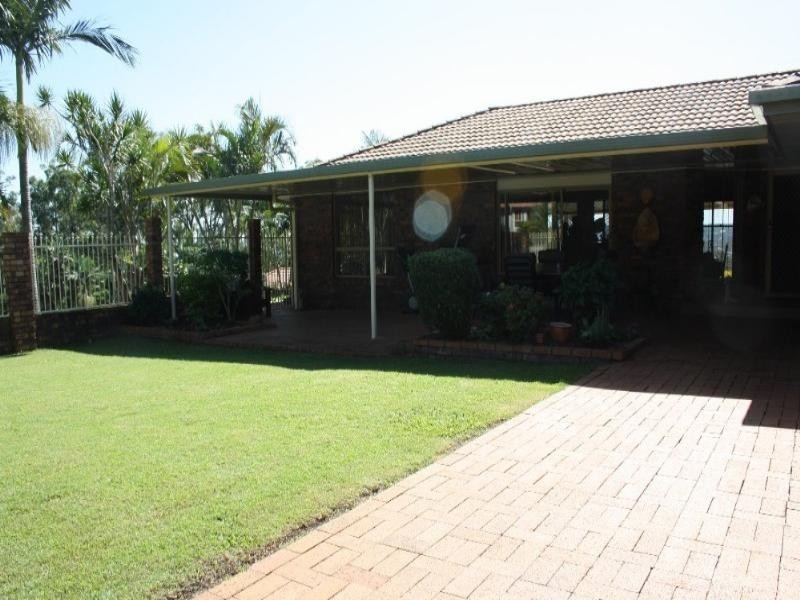 2 Bayview Drive, Tanah Merah QLD 4128