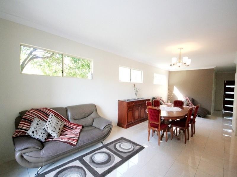 11 Coolcrest Street, Daisy Hill QLD 4127