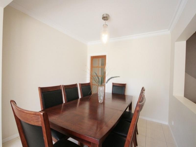 11 Coolcrest Street, Daisy Hill QLD 4127