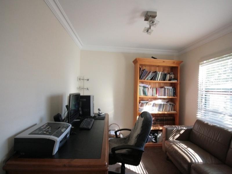 11 Coolcrest Street, Daisy Hill QLD 4127