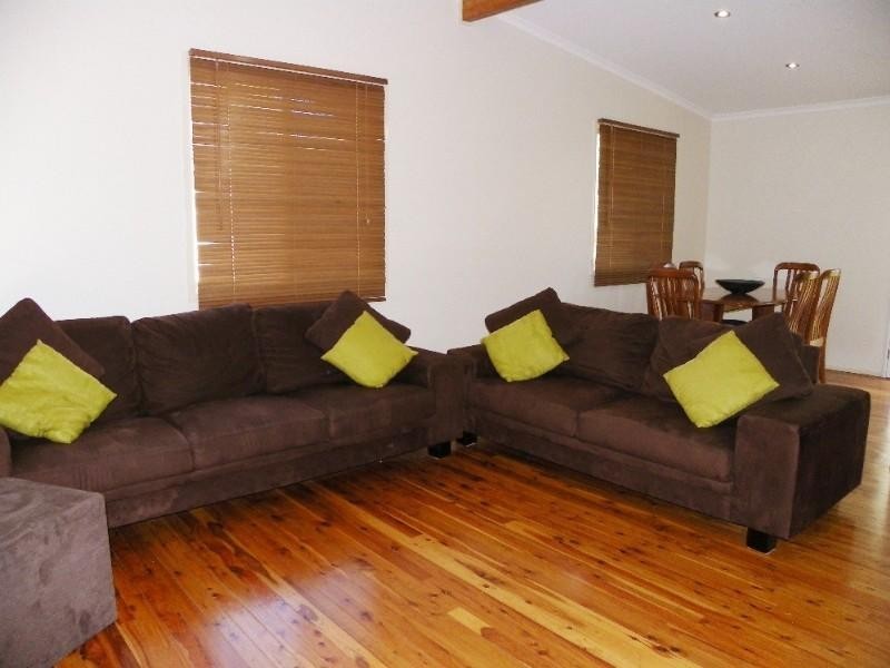 135 Waratah Drive, Crestmead QLD 4132