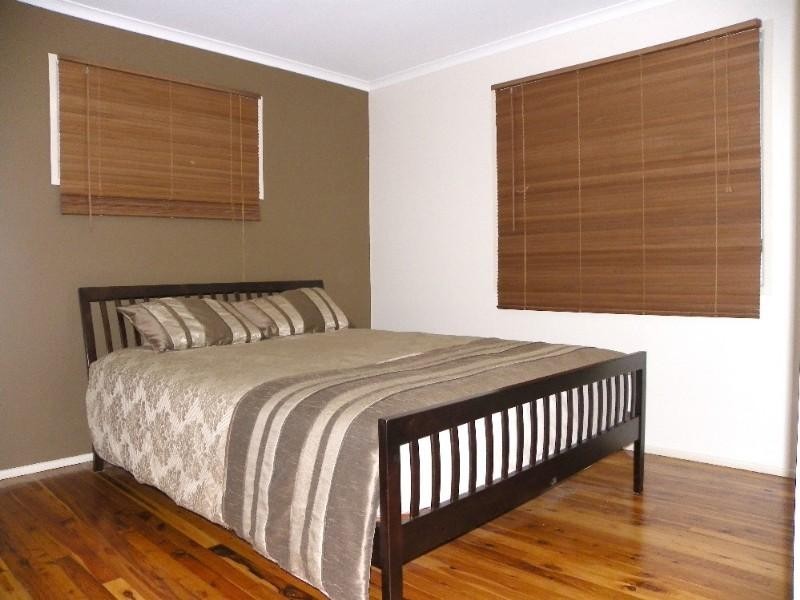 135 Waratah Drive, Crestmead QLD 4132