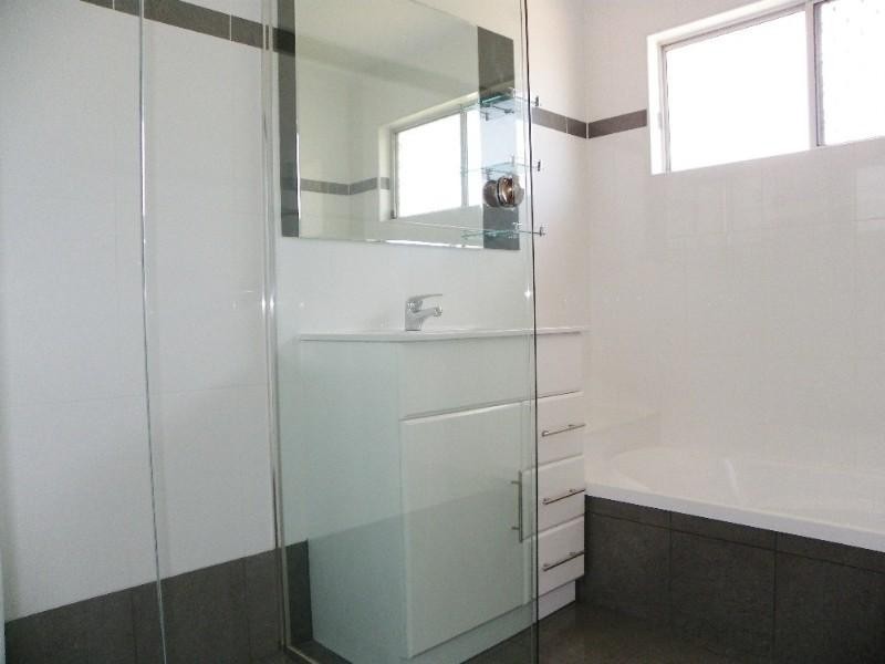 135 Waratah Drive, Crestmead QLD 4132