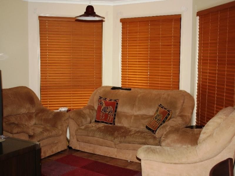 17 Lakebreeze Drive, Loganholme QLD 4129