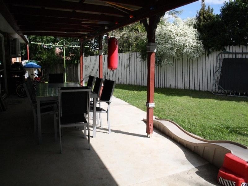 44 John Paul Drive, Daisy Hill QLD 4127