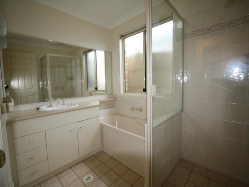 70 Kununurra Crescent, Shailer Park QLD 4128