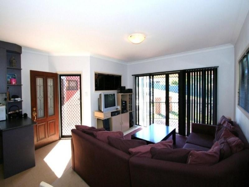 9-11 Langi Court, Shailer Park QLD 4128