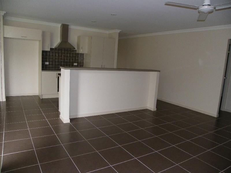 4/4 Harley Street, Shailer Park QLD 4128