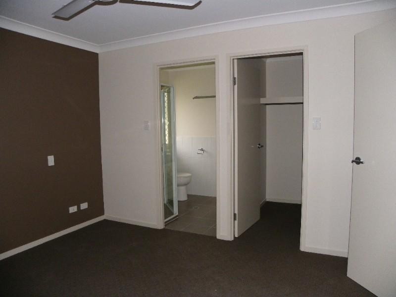 4/4 Harley Street, Shailer Park QLD 4128