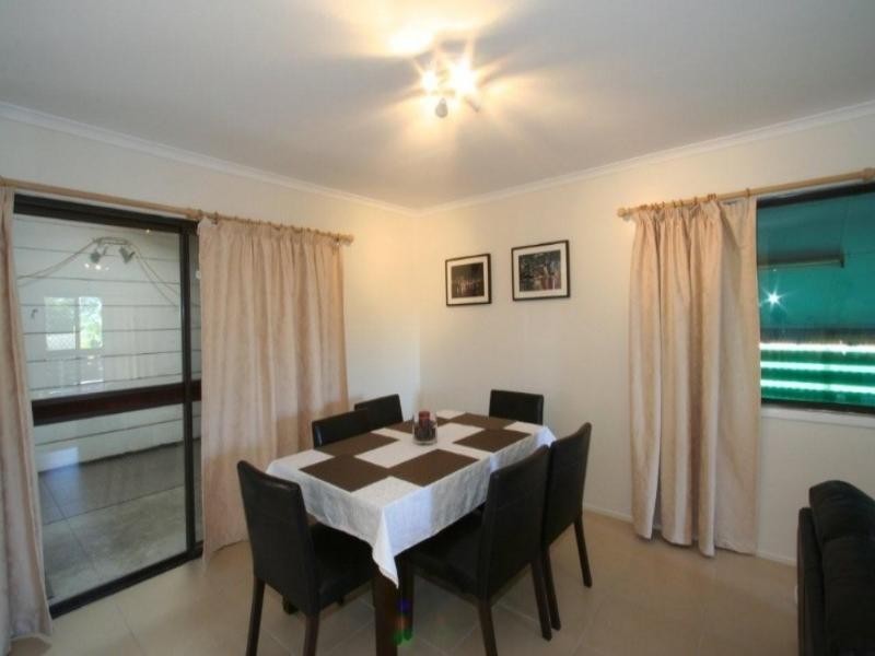 32 Lenore Crescent, Springwood QLD 4127