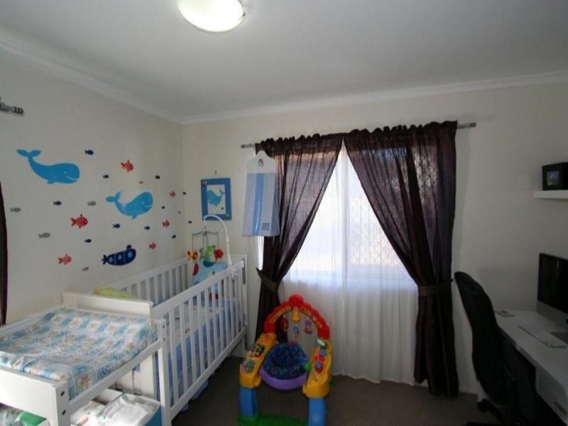 32 Lenore Crescent, Springwood QLD 4127