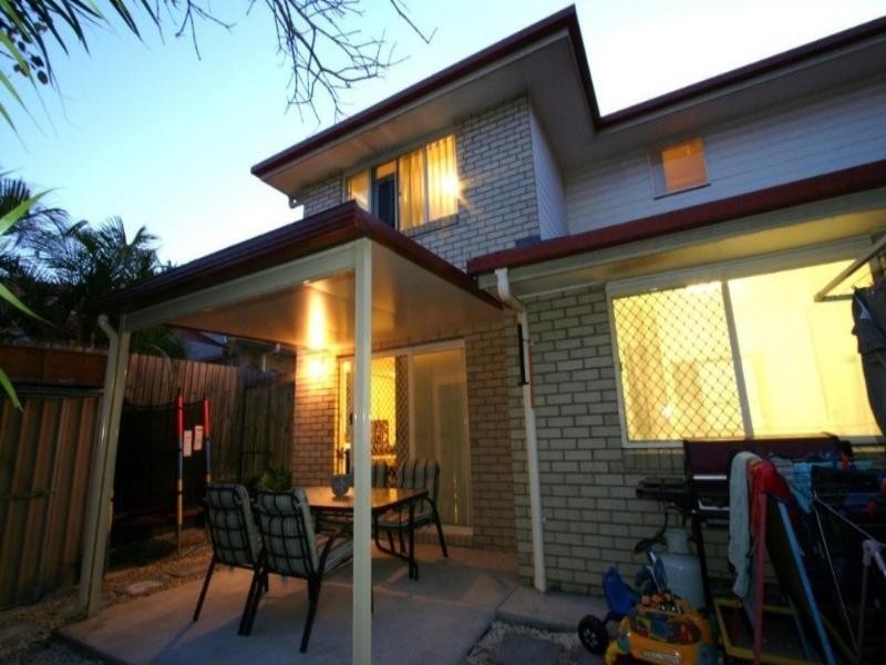 2/5 Hillview Street, Runcorn QLD 4113