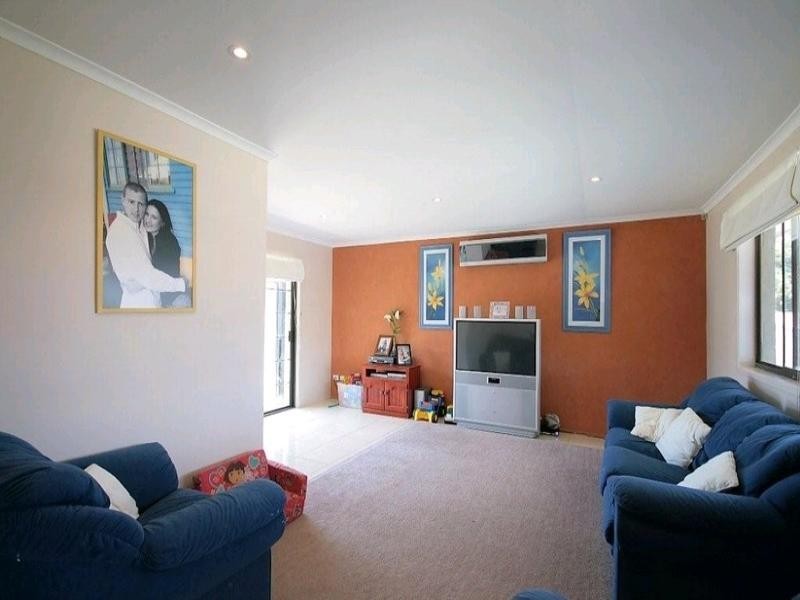 32 Higgins Avenue, Loganholme QLD 4129