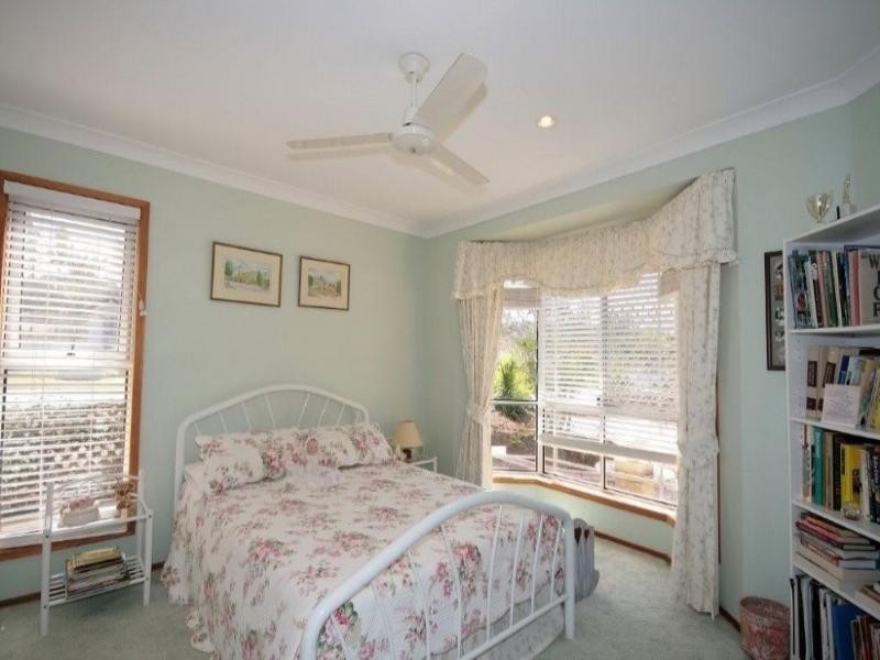 18 Paraburdoo Crescent, Shailer Park QLD 4128