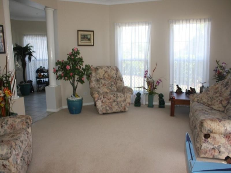 4 Optus Place, Edens Landing QLD 4207