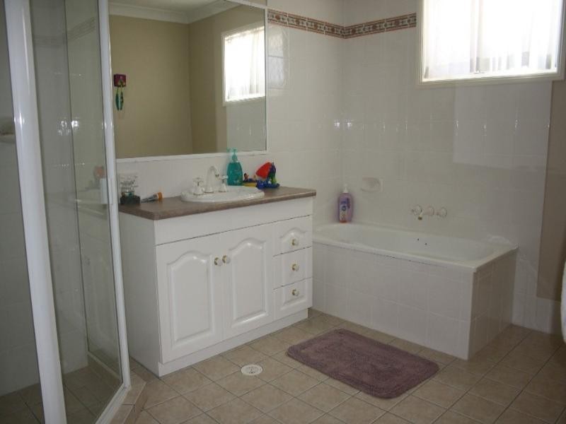 4 Optus Place, Edens Landing QLD 4207