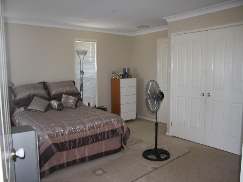 4 Optus Place, Edens Landing QLD 4207