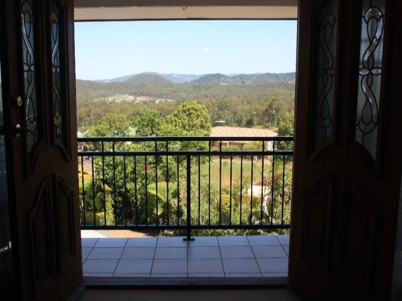 4 Optus Place, Edens Landing QLD 4207