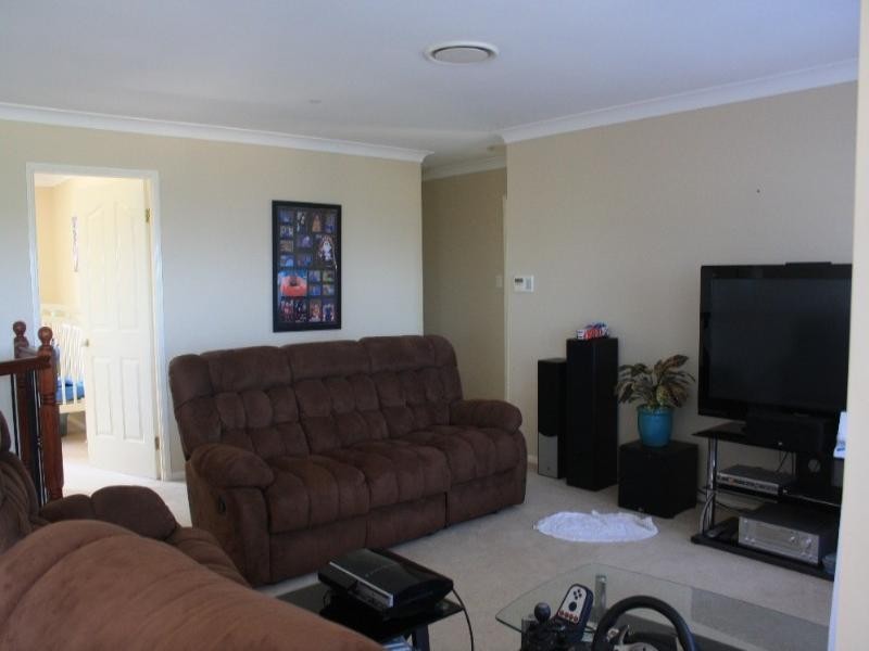 4 Optus Place, Edens Landing QLD 4207