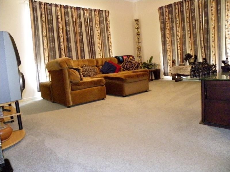 5 Hinterwood Court, Edens Landing QLD 4207