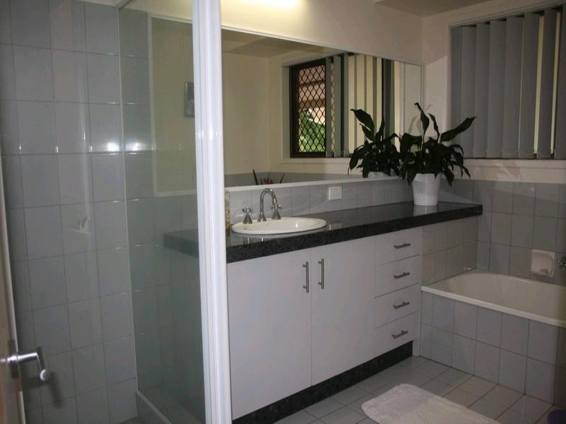 302-304 Beenleigh-Redland Bay Road, Cornubia QLD 4130