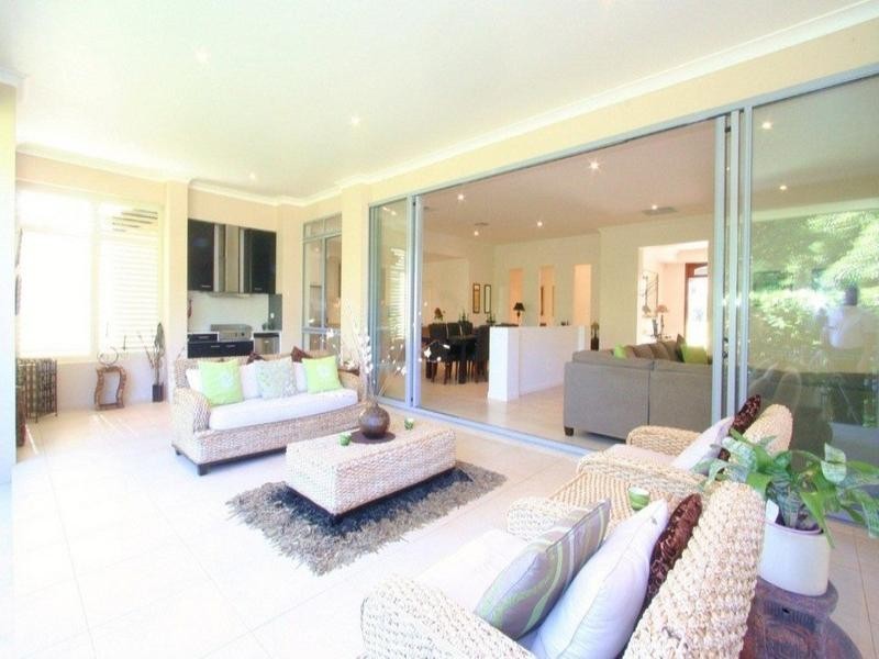 2/104-106 Dennis Road, Springwood QLD 4127