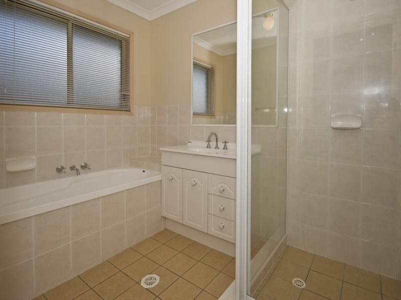 17 Golfgreen Terrace, Meadowbrook QLD 4131