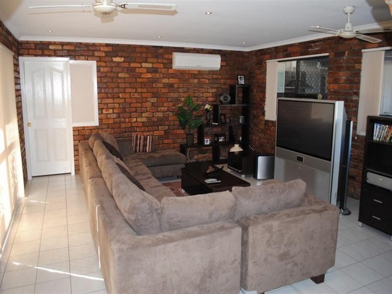 Mount Warren Park QLD 4207