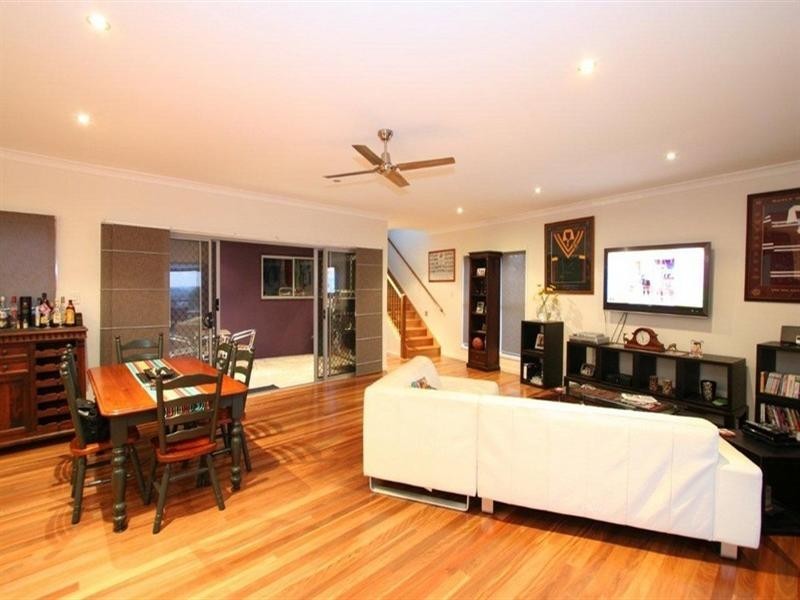 32 Jasmine Crescent, Shailer Park QLD 4128