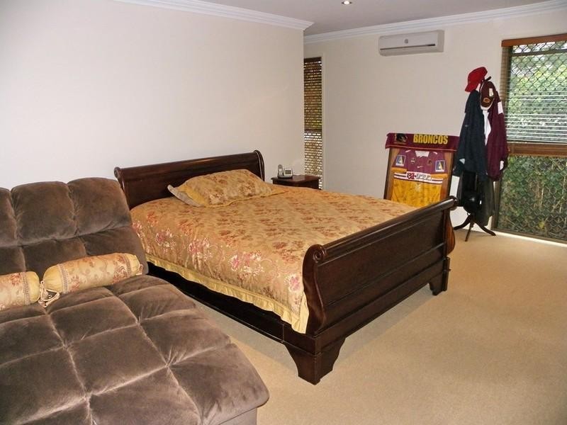 19 Hawkins Street, Springwood QLD 4127