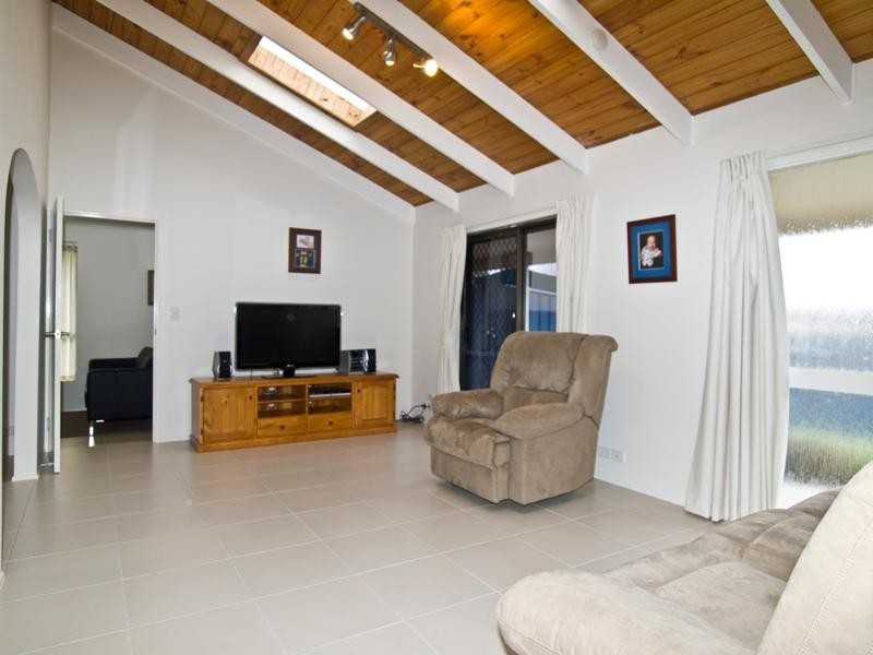 14 Gamenya Drive, Springwood QLD 4127