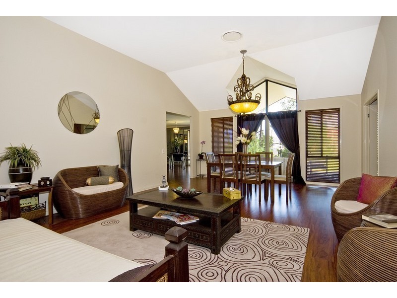 33 Carnarvon Crescent, Waterford QLD 4133