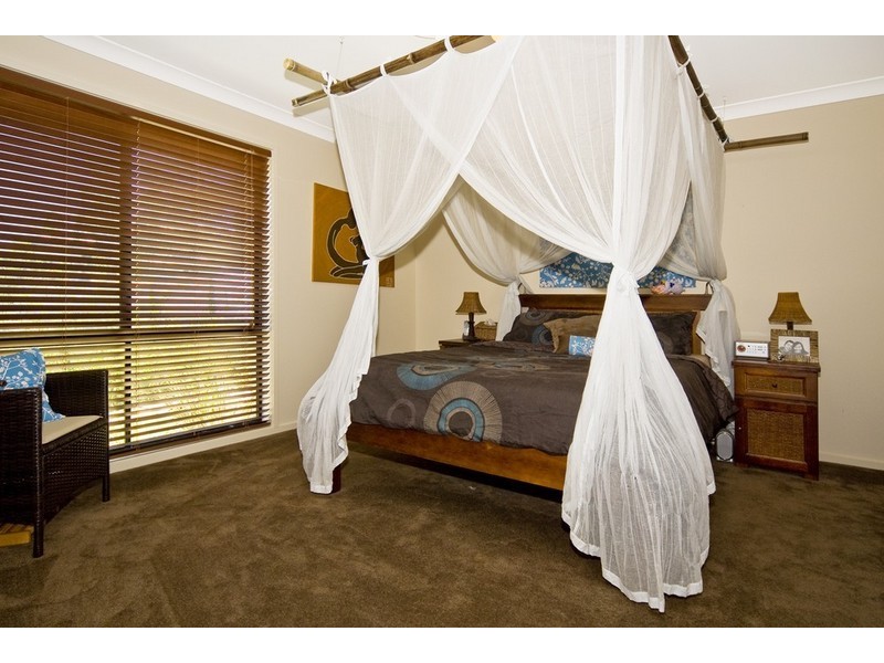 33 Carnarvon Crescent, Waterford QLD 4133