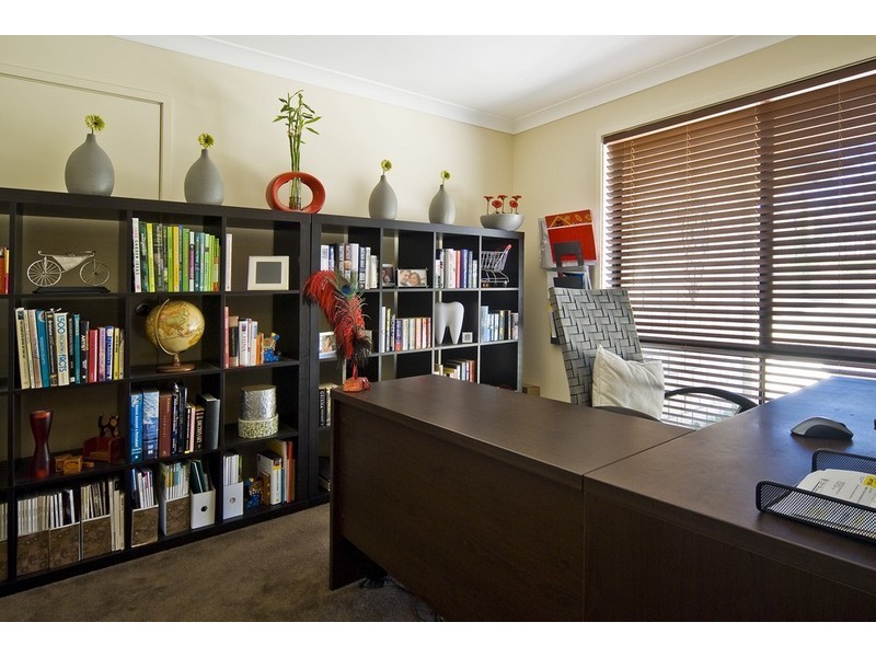 33 Carnarvon Crescent, Waterford QLD 4133