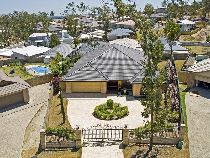 33 Carnarvon Crescent, Waterford QLD 4133