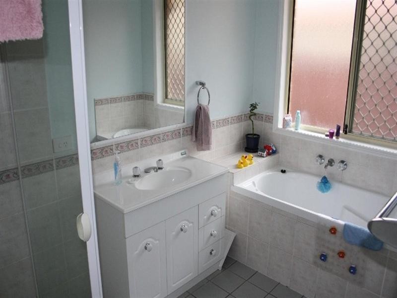 18 Ngungun Close, Loganholme QLD 4129