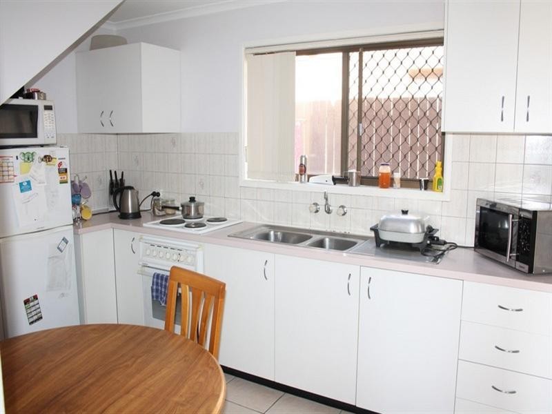 13/2 Bishop Street, Eagleby QLD 4207