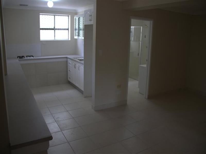 80 Lake Road, Slacks Creek QLD 4127