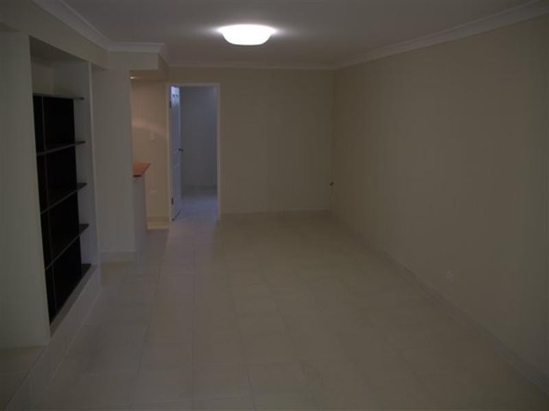 80 Lake Road, Slacks Creek QLD 4127