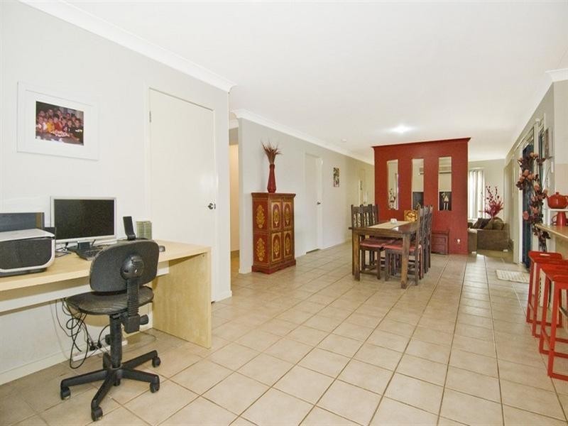 Crestmead QLD 4132