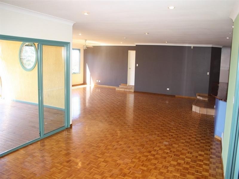 36 Lucy Drive, Edens Landing QLD 4207