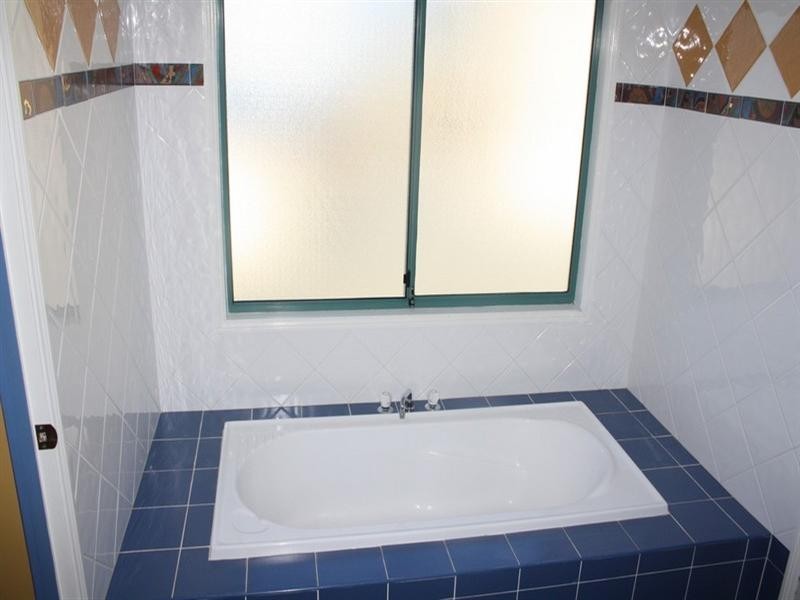 36 Lucy Drive, Edens Landing QLD 4207