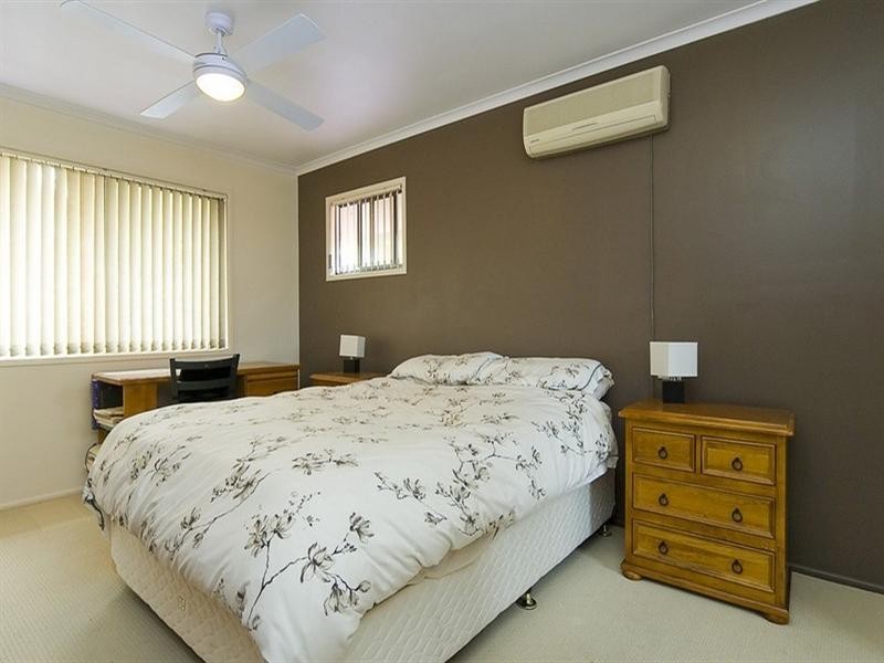 70 Coleman Crescent, Springwood QLD 4127