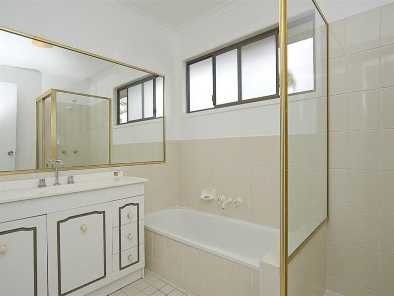 70 Coleman Crescent, Springwood QLD 4127