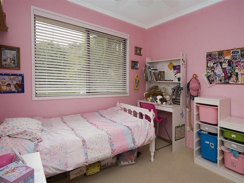 70 Coleman Crescent, Springwood QLD 4127