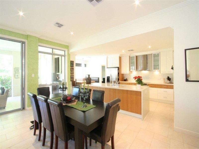 2/104-106 Dennis Road, Springwood QLD 4127