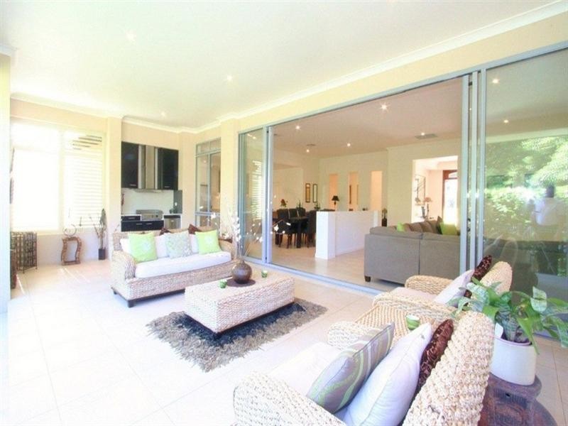 2/104-106 Dennis Road, Springwood QLD 4127