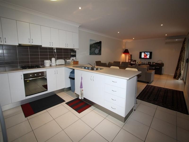2/15 Sabre Court, Loganholme QLD 4129