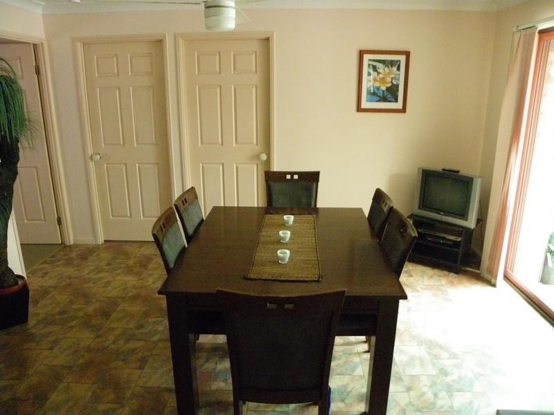 8 Seletar Place, Tanah Merah QLD 4128