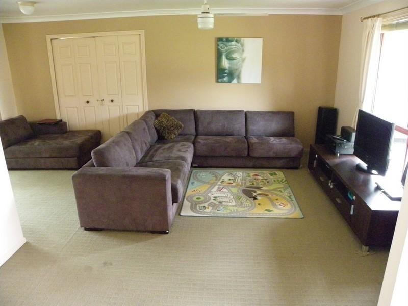 8 Seletar Place, Tanah Merah QLD 4128